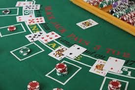 Platform nagaair menampilkan sportsbook, kasino langsung, dan pasar esports